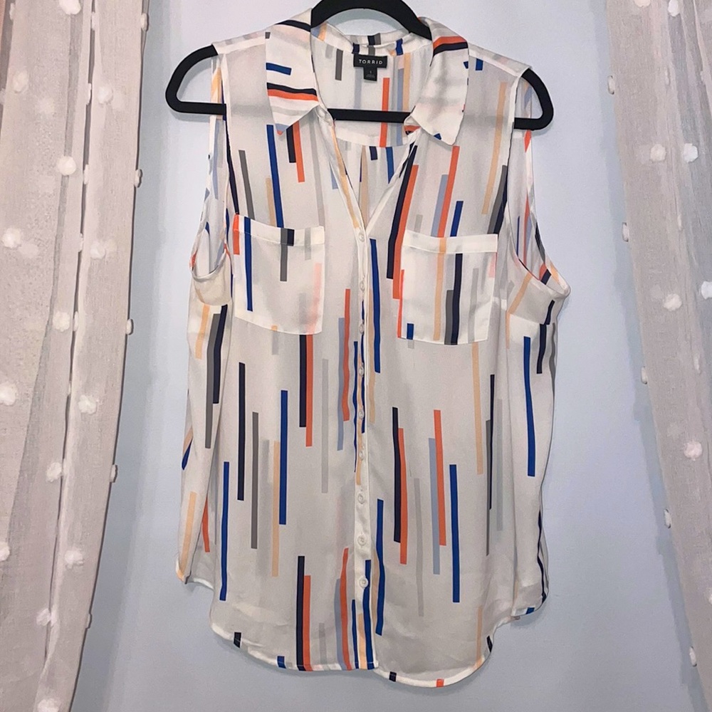 Torrid sleeveless blouse size 1 semi sheer